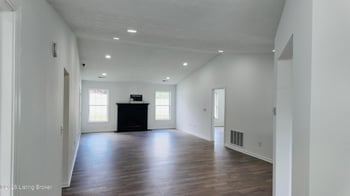 5925 Grandel Meadow Ct, Louisville, KY 40258