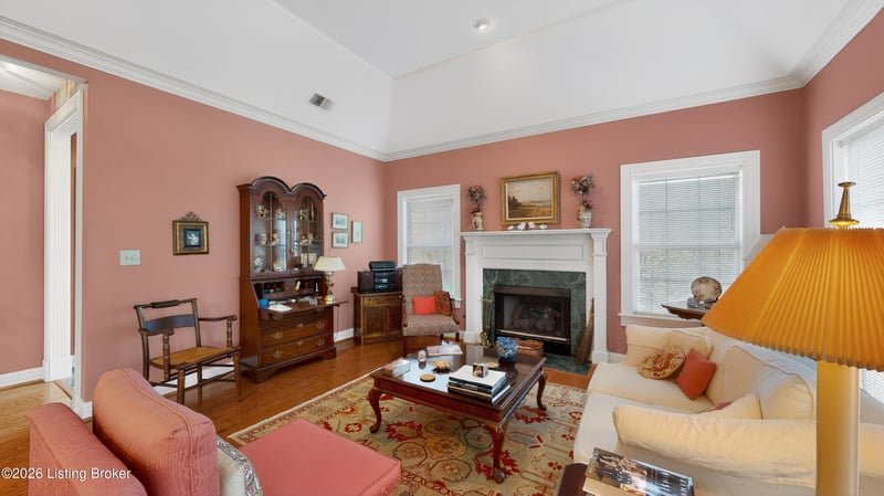 5943 Ashwood Bluff Dr, Louisville, KY 40207