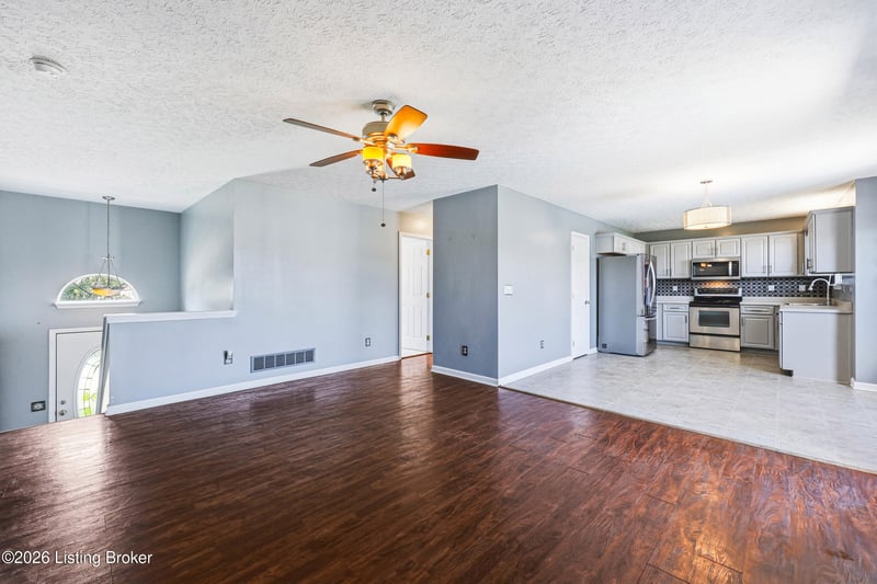 597 Oak Grove Blvd, Shepherdsville, KY 40165