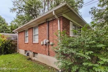 6001 Middlerose Cir, Louisville, KY 40272