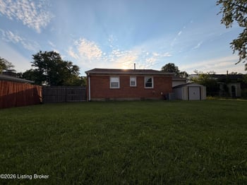 6009 Emmalee Dr, Louisville, KY 40219
