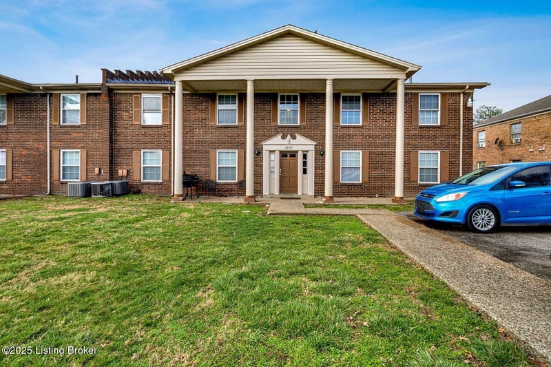 601 Revolutionary Rd, Louisville, KY 40214