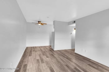 601 Revolutionary Rd, Louisville, KY 40214