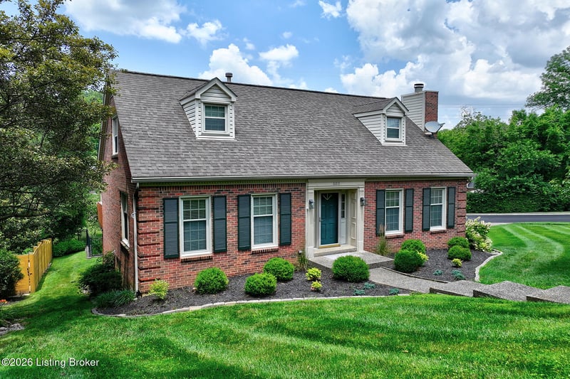 6011 Windsong Ct, Louisville, KY 40207