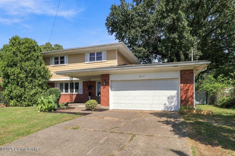 6017 Bay Pine Dr, Louisville, KY 40219