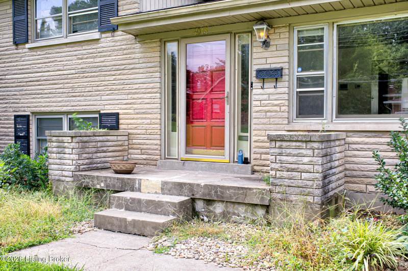 6018 Bay Pine Dr, Louisville, KY 40219