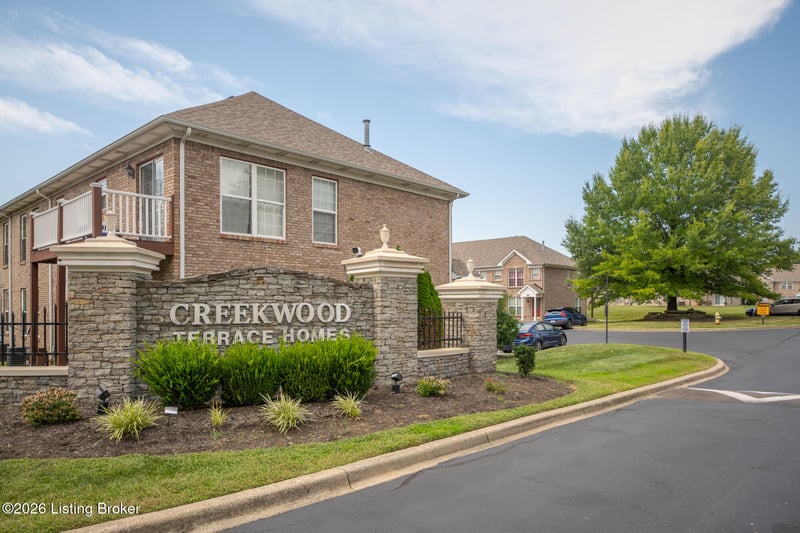 6019 Wooded Creek Dr, Louisville, KY 40291