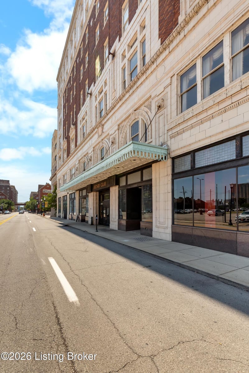604 S 3rd St #806, Louisville, KY 40202