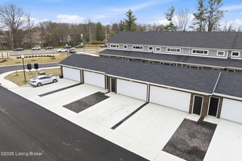 607 Burnett Farm Ln, Louisville, KY 40243