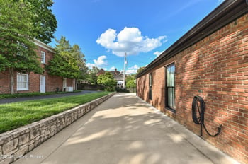 609 Briar Hill Rd, Louisville, KY 40206