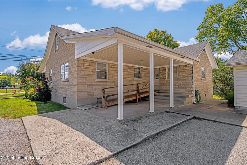 610 Cedar Grove Rd, Shepherdsville, KY 40165