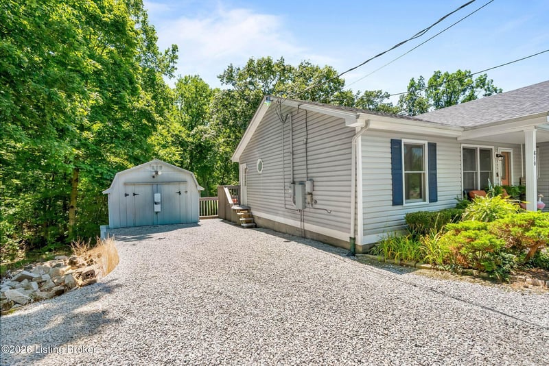 610 W Madison St, La Grange, KY 40031