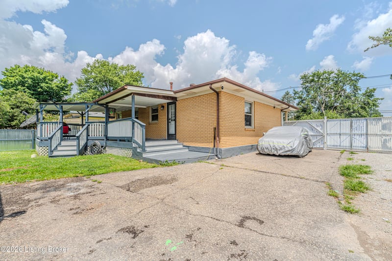 6102 W Pages Ln, Louisville, KY 40258