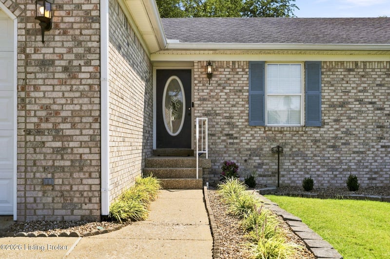 6106 Schreiner Ct, Louisville, KY 40219