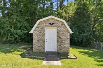 6106 Schreiner Ct, Louisville, KY 40219