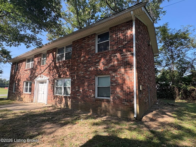 6107 Blevins Gap Rd, Louisville, KY 40272