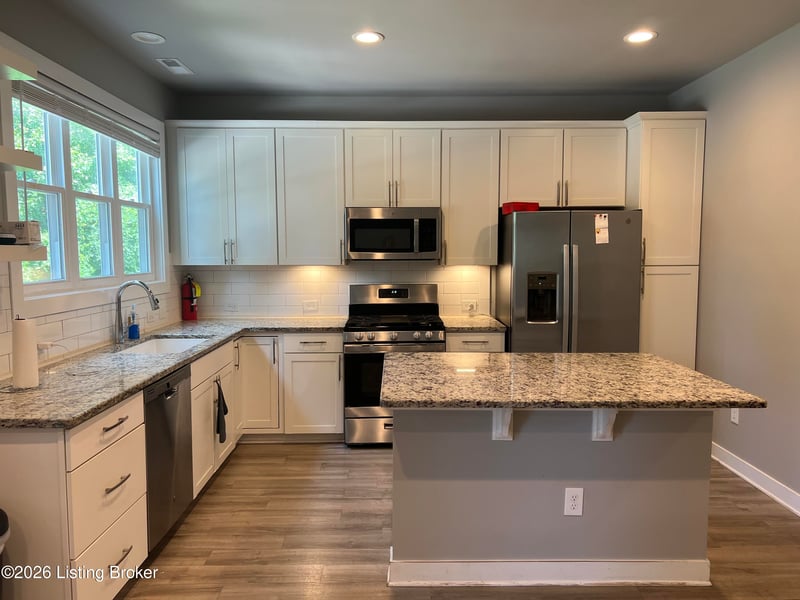 6107 Ledgerock Cove Pl, Louisville, KY 40219