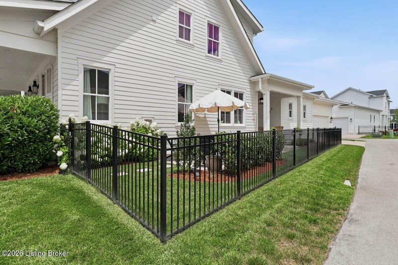 6108 Starflower St, Prospect, KY 40059