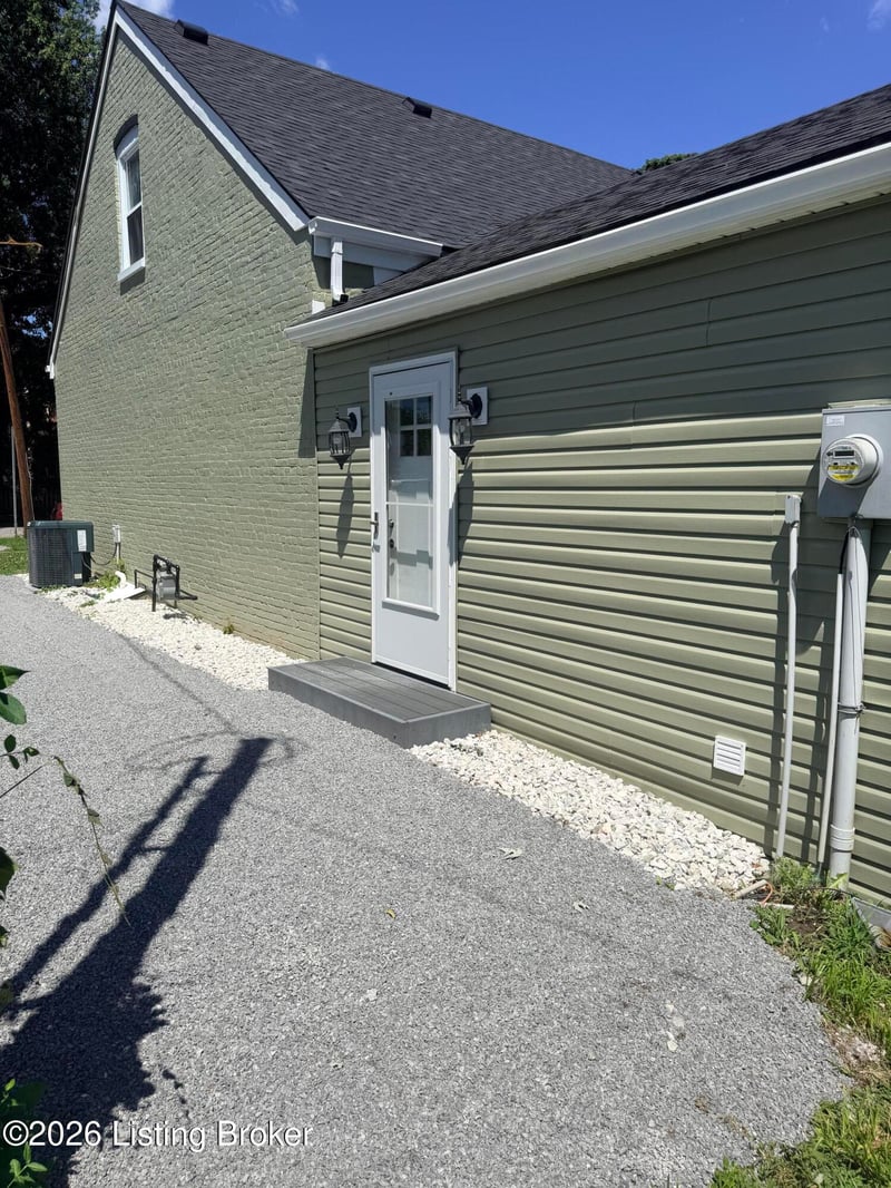 611 5th St, Carrollton, KY 41008