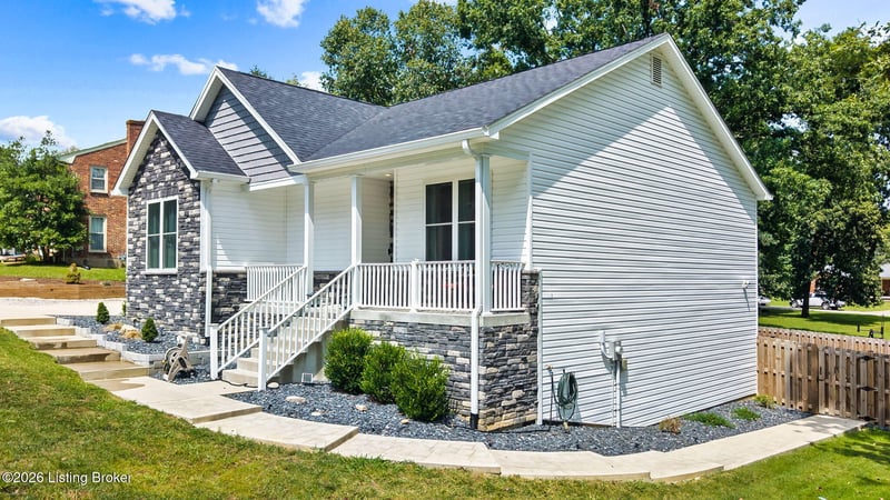 611 Lakeshore Pkwy, Brandenburg, KY 40108