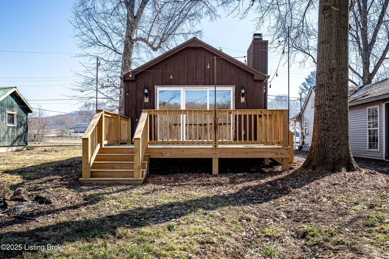 6111 Front St, Westport, KY 40077