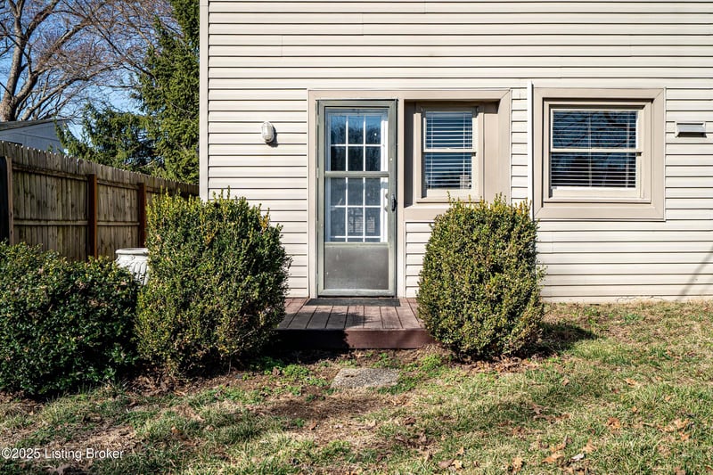 6115 Front St, Westport, KY 40077