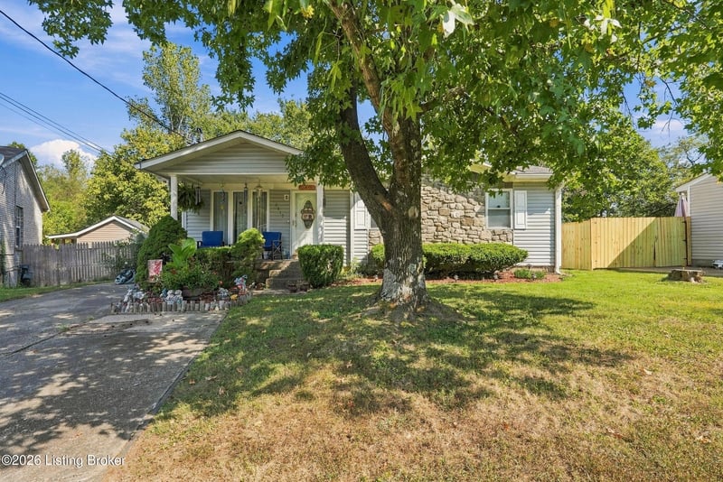6115 Julie Kays Way, Louisville, KY 40258