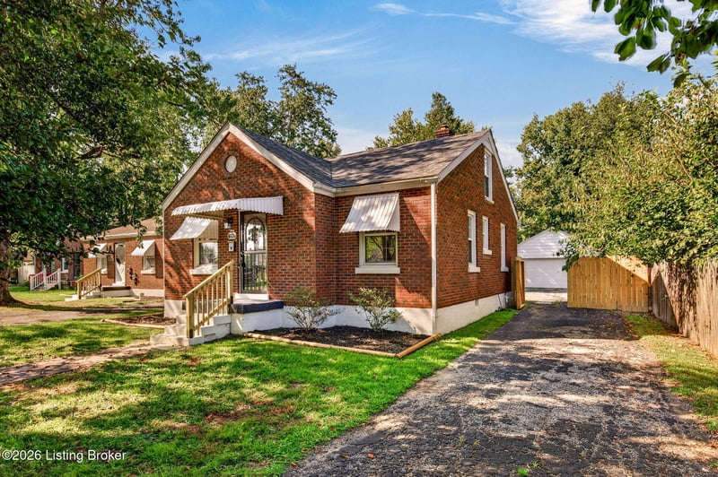 6120 Lone Oak Trl, Louisville, KY 40214