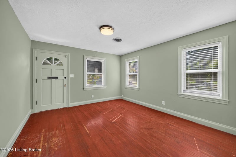 6122 Lone Oak Trl, Louisville, KY 40214