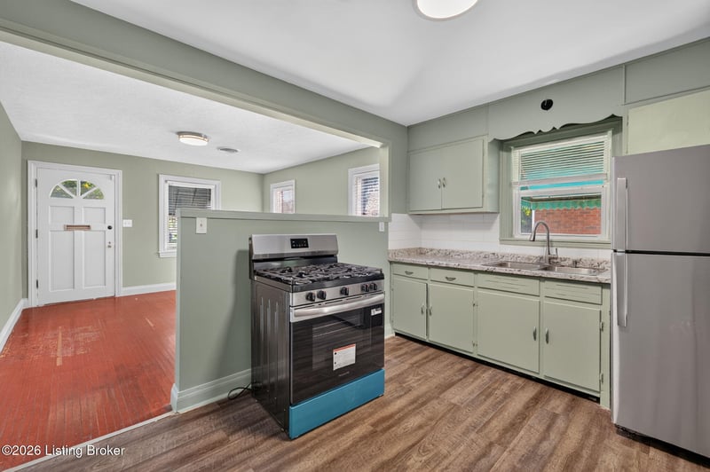 6122 Lone Oak Trl, Louisville, KY 40214