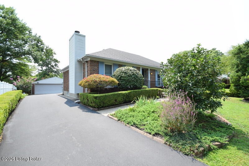 614 Stivers Rd, Louisville, KY 40207