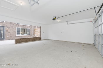 615 Burnett Farm Ln, Louisville, KY 40243