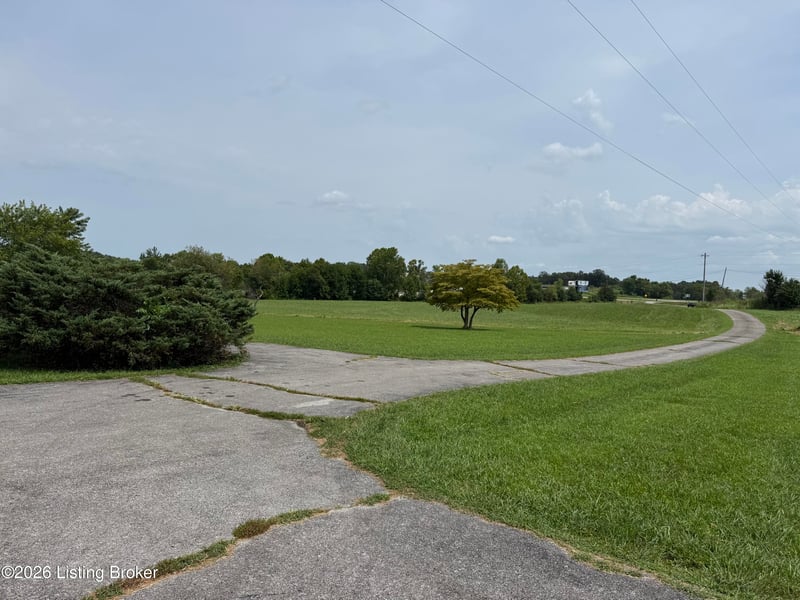 615 Morgantown St, Caneyville, KY 42721
