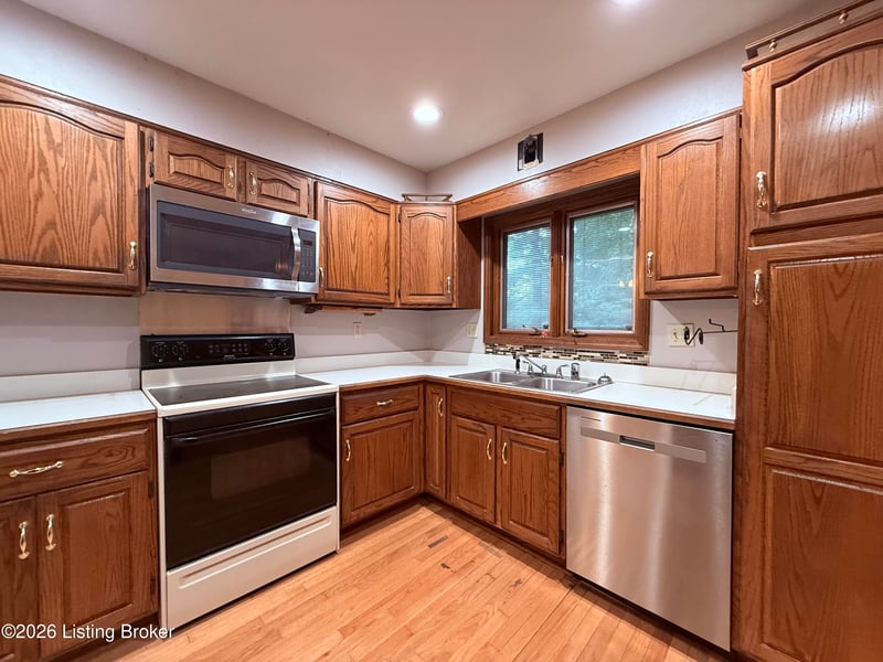 615 Rymer Way, Louisville, KY 40223