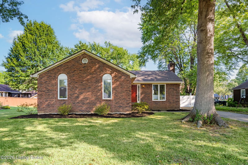 615 Stivers Rd, Louisville, KY 40207