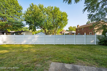 615 Stivers Rd, Louisville, KY 40207