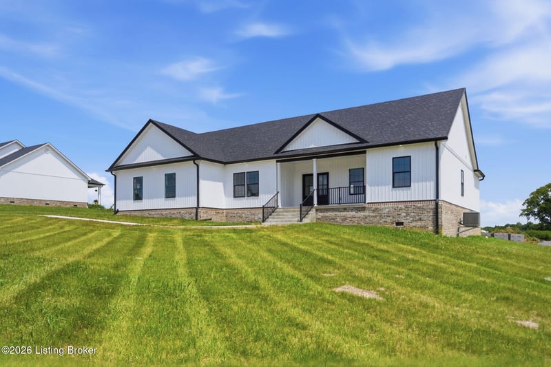 617 Ridge Crest Dr, Harrodsburg, KY 40330