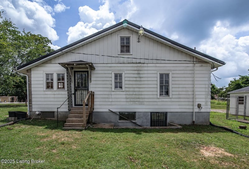 619 S Wilson Rd, Radcliff, KY 40160