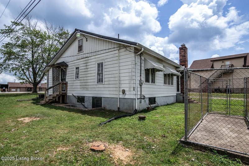 619 S Wilson Rd, Radcliff, KY 40160