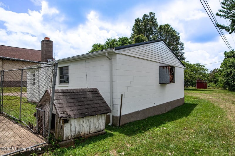 619 S Wilson Rd, Radcliff, KY 40160