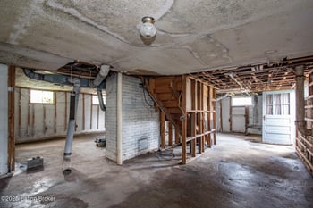 619 S Wilson Rd, Radcliff, KY 40160