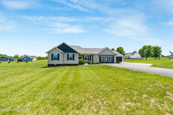 62 Bluegrass Dr, Smiths Grove, KY 42171