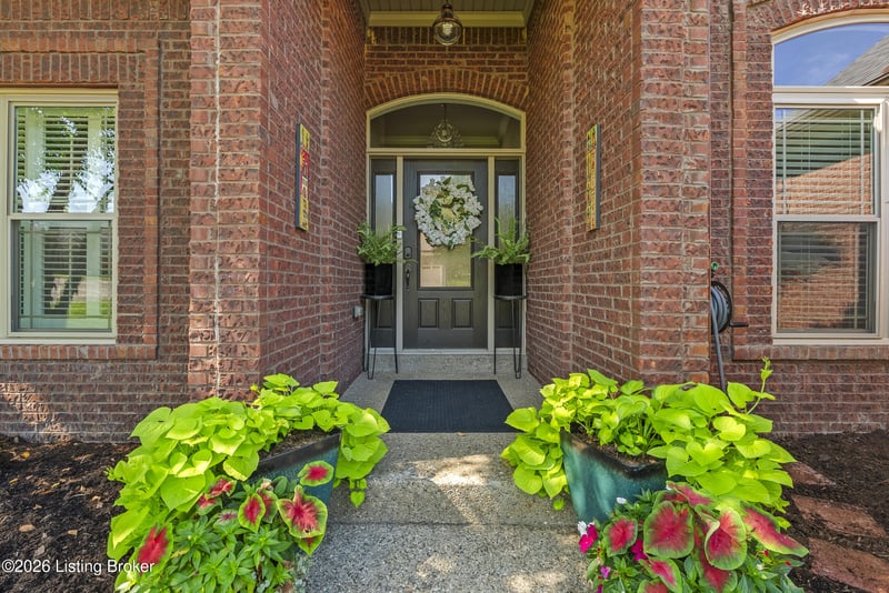620 Davenport Dr, Louisville, KY 40245