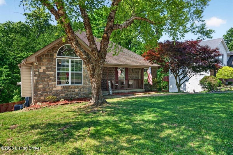 6200 Whispering Hills Blvd, Louisville, KY 40219