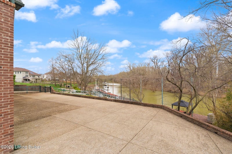 6205 River Rd, Prospect, KY 40059