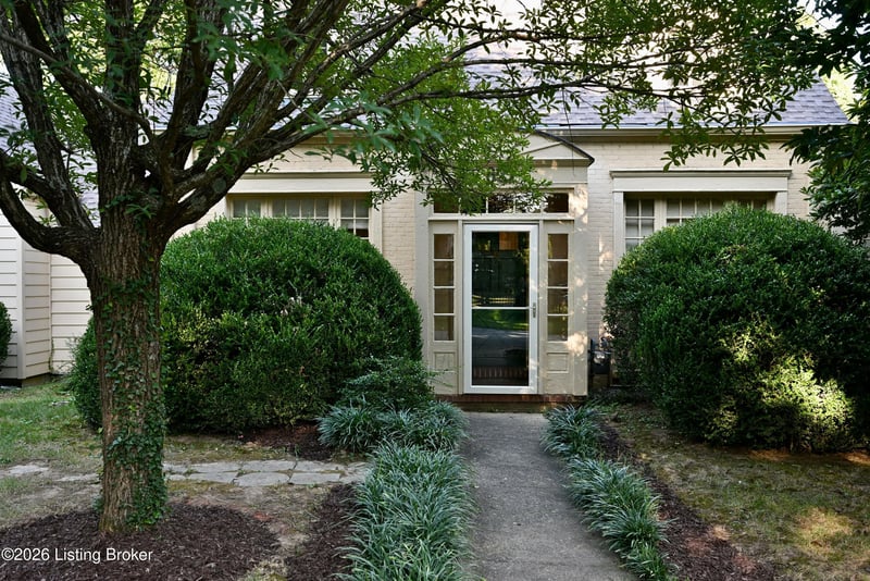 621 Cochran Hill Rd, Louisville, KY 40206