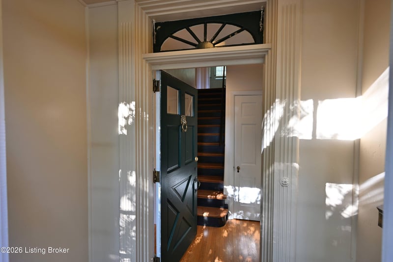 621 Cochran Hill Rd, Louisville, KY 40206