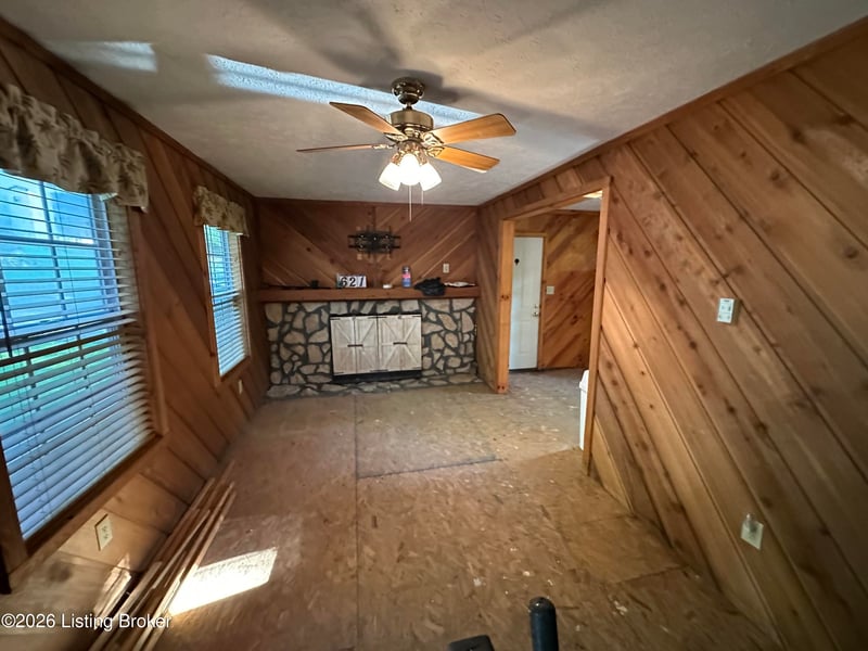 621 Woodhaven Ln, Leitchfield, KY 42754