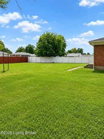6216 Upper Hunters Tc, Louisville, KY 40216