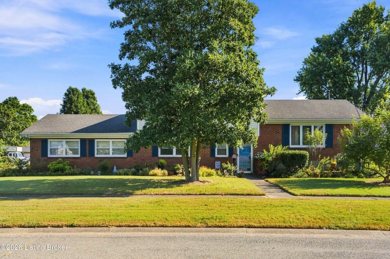 6217 Maywick Rd, Louisville, KY 40272